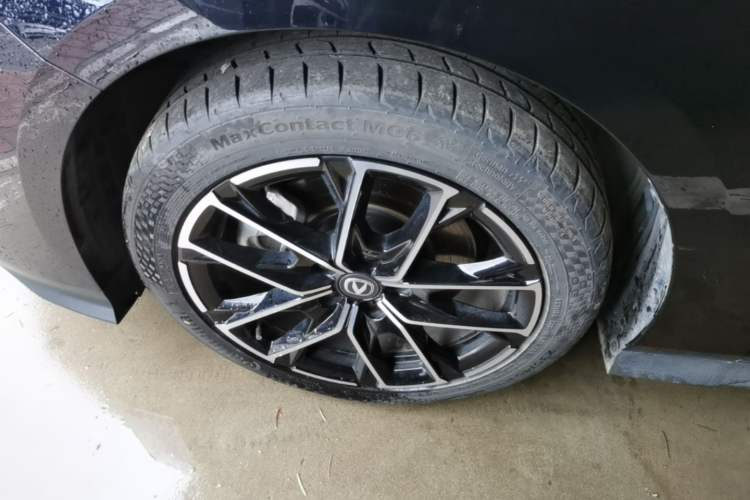 Used CHANGAN UNI-V iDD 2024 Blue Whale Smart Electric iDD 136km Luxury Model Left Front Wheel Hub