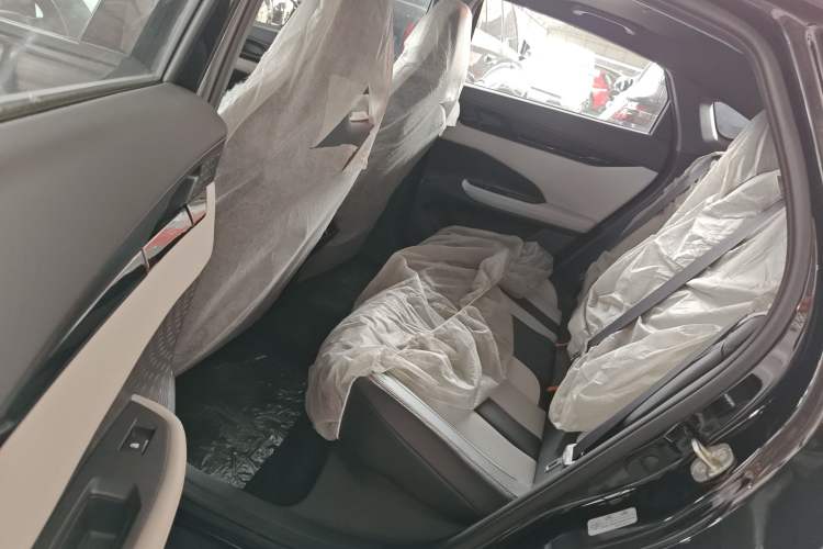 Used CHANGAN UNI-V iDD 2024 Blue Whale Smart Electric iDD 136km ZhiKu Model Left Rear Seat