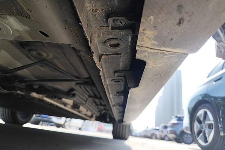 Used CHANGAN UNI-V iDD 2024 Blue Whale Smart Electric iDD 136km Luxury Model Left Side Sill