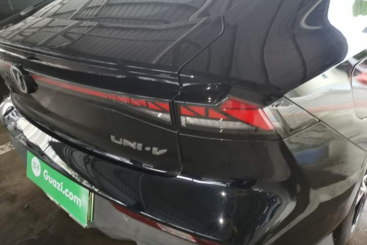 Used CHANGAN UNI-V iDD 2024 Blue Whale Smart Electric iDD 136km Luxury Model Right Rear Taillight