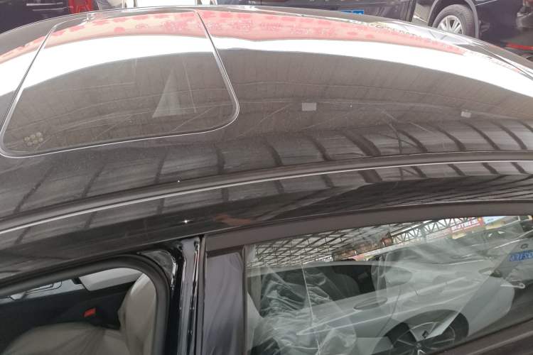 Used CHANGAN UNI-V iDD 2024 Blue Whale Smart Electric iDD 136km ZhiKu Model Roof