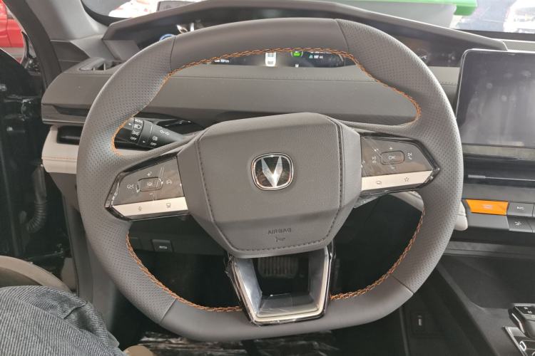 Used CHANGAN UNI-V iDD 2024 Blue Whale Smart Electric iDD 136km ZhiKu Model Steering Wheel