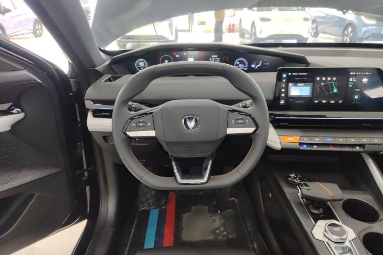 Used CHANGAN UNI-V iDD 2024 Blue Whale Smart Electric iDD 136km Luxury Model Steering Wheel