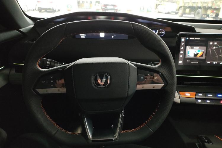 Used CHANGAN UNI-V iDD 2024 Blue Whale Smart Electric iDD 136km Luxury Model Steering Wheel
