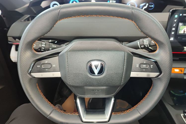 Used CHANGAN UNI-V iDD 2024 Blue Whale Smart Electric iDD 136km Luxury Model Steering Wheel