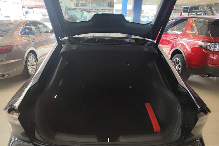 Used CHANGAN UNI-V iDD 2024 Blue Whale Smart Electric iDD 136km Luxury Model Trunk