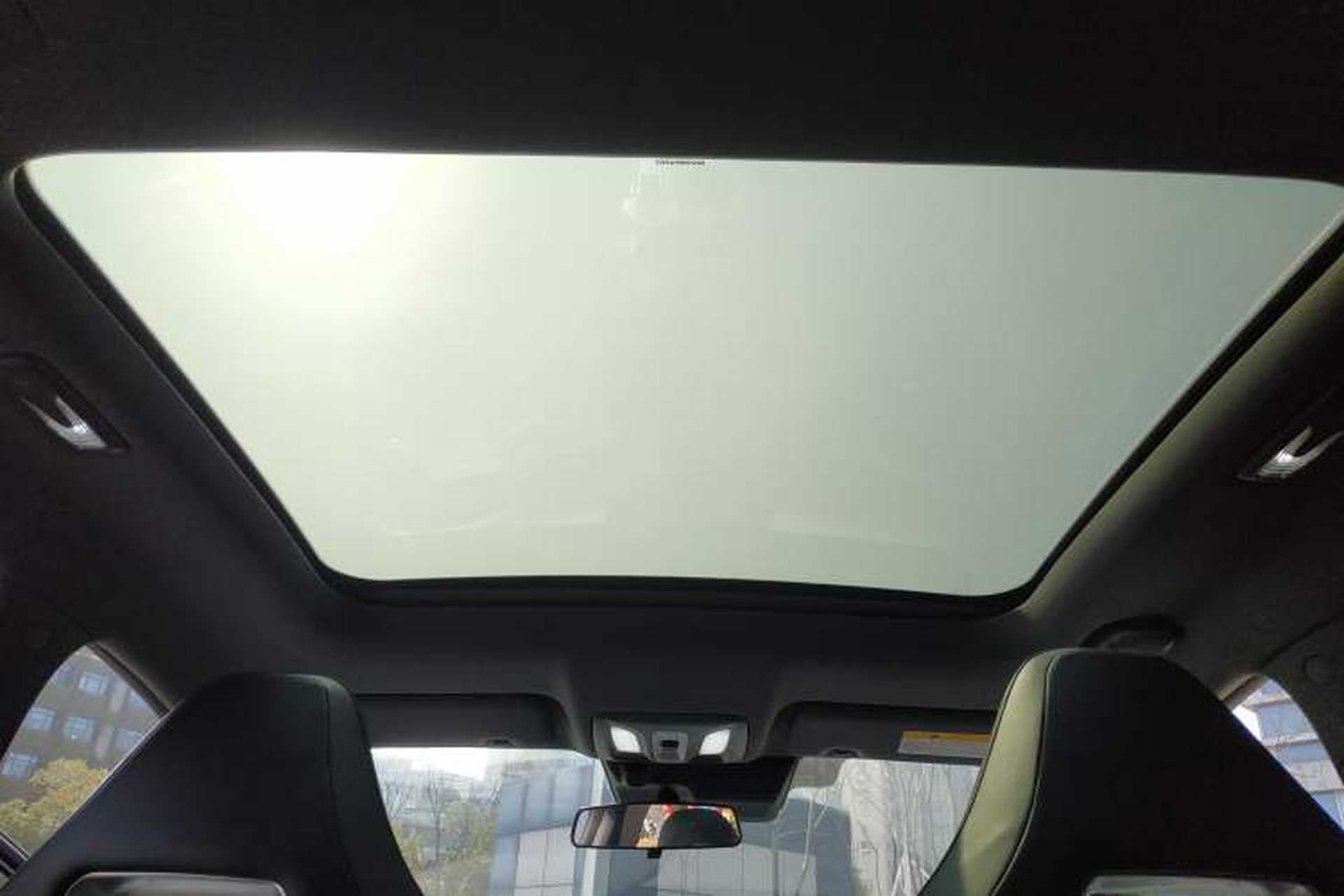 Used CHANGAN UNI-V iDD 2024 Blue Whale Smart Electric iDD 136km Luxury Model Headliner
