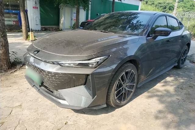Used CHANGAN UNI-V iDD 2024 Blue Whale Smart Electric iDD 136km ZhiKu Model