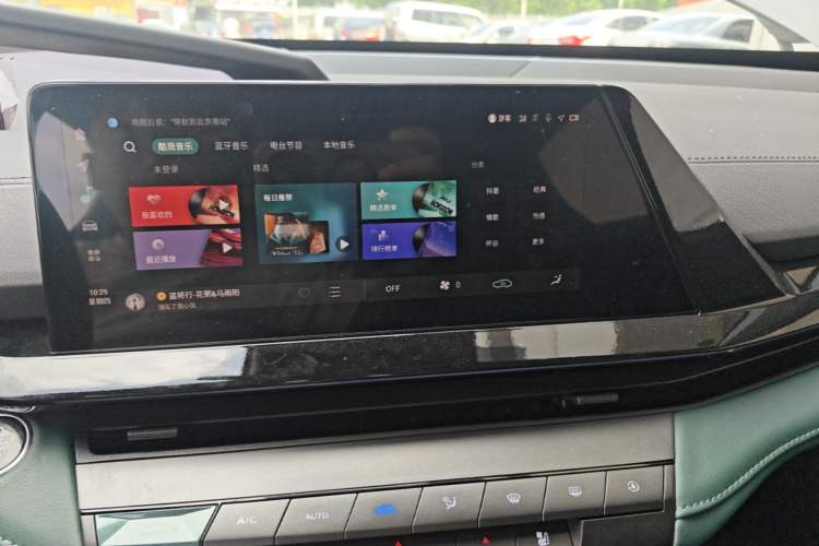 Used CHANGAN UNI-V iDD 2024 Blue Whale Smart Electric iDD 136km Luxury Model Audio And AC Panel