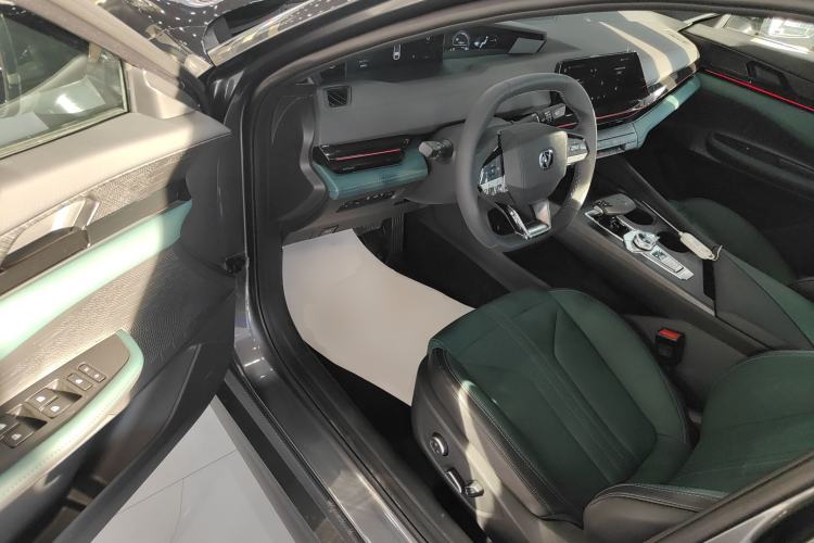 Used CHANGAN UNI-V iDD 2024 Blue Whale Smart Electric iDD 136km Luxury Model Driver Seat