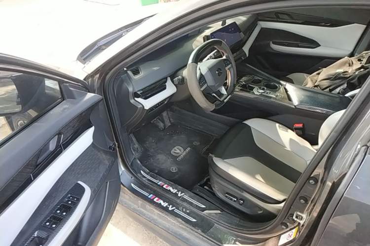 Used CHANGAN UNI-V iDD 2024 Blue Whale Smart Electric iDD 136km ZhiKu Model Driver Seat