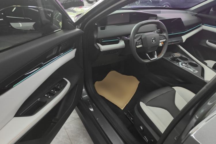 Used CHANGAN UNI-V iDD 2024 Blue Whale Smart Electric iDD 136km Luxury Model Driver Seat