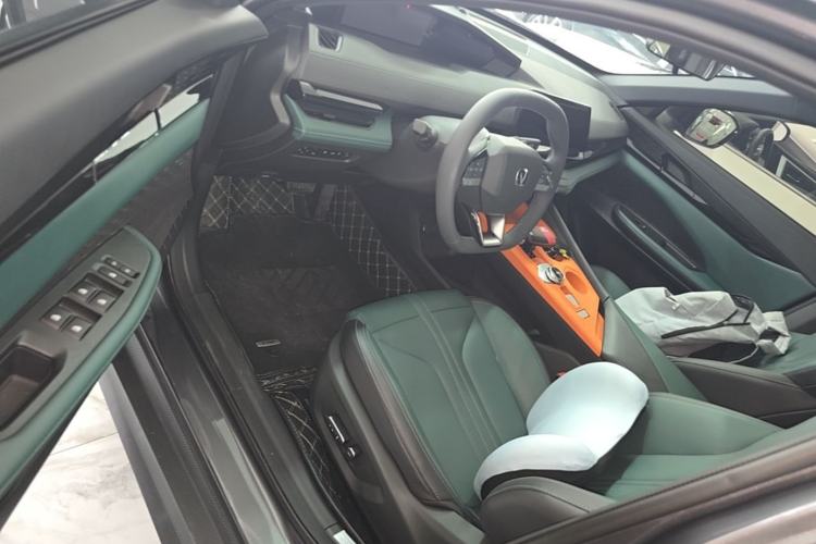 Used CHANGAN UNI-V iDD 2024 Blue Whale Smart Electric iDD 136km ZhiKu Model Driver Seat