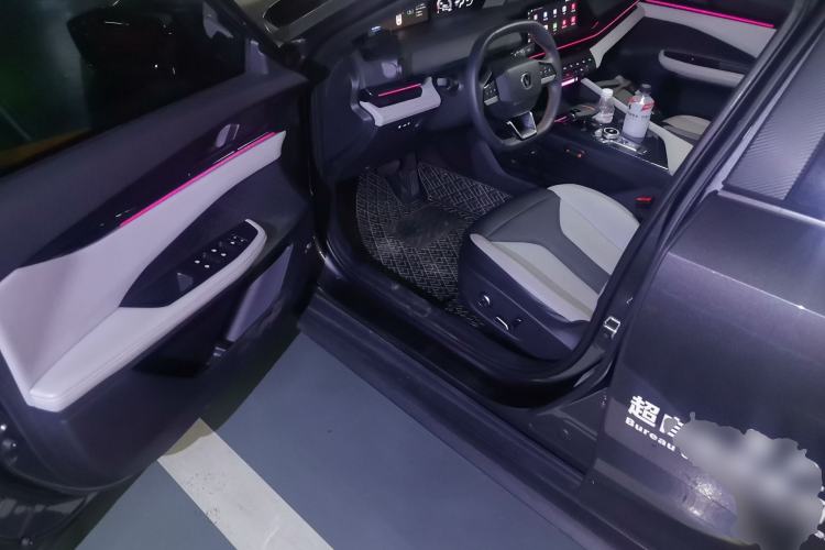 Used CHANGAN UNI-V iDD 2024 Blue Whale Smart Electric iDD 136km Luxury Model Driver Seat
