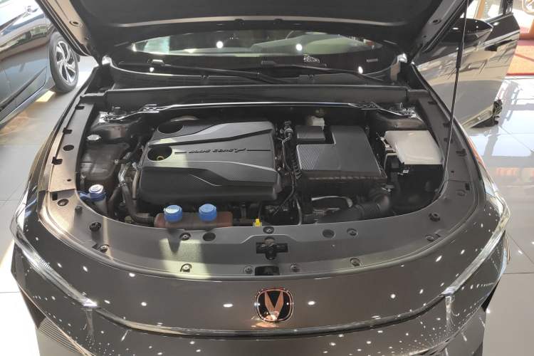 Used CHANGAN UNI-V iDD 2024 Blue Whale Smart Electric iDD 136km Luxury Model Engine Bay