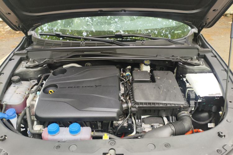 Used CHANGAN UNI-V iDD 2024 Blue Whale Smart Electric iDD 136km ZhiKu Model Engine Bay