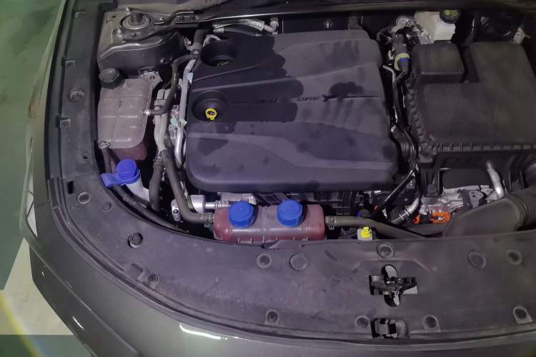 Used CHANGAN UNI-V iDD 2024 Blue Whale Smart Electric iDD 136km Luxury Model Engine Bay Right