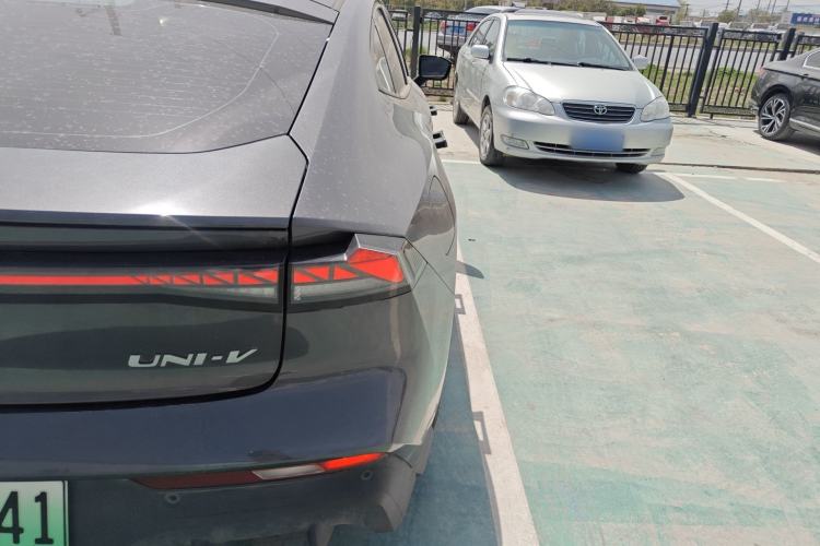 Used CHANGAN UNI-V iDD 2024 Blue Whale Smart Electric iDD 136km Luxury Model Exterior 3