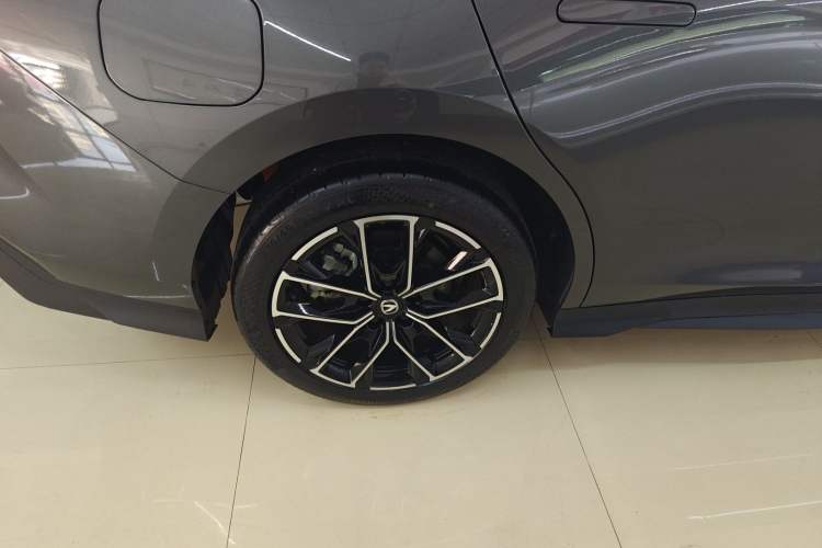Used CHANGAN UNI-V iDD 2024 Blue Whale Smart Electric iDD 136km ZhiKu Model Exterior 4