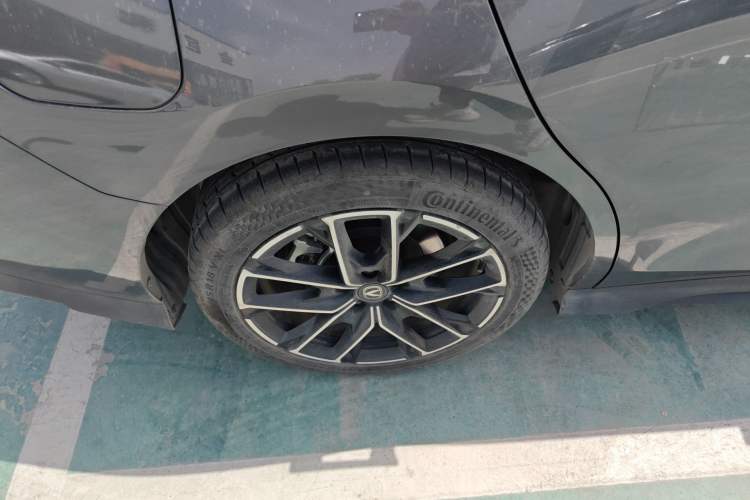 Used CHANGAN UNI-V iDD 2024 Blue Whale Smart Electric iDD 136km Luxury Model Exterior 5