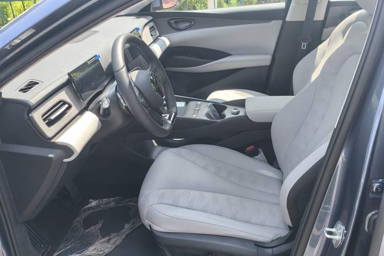 Used CHANGAN UNI-V iDD 2024 Blue Whale Smart Electric iDD 136km Luxury Model Exterior 5