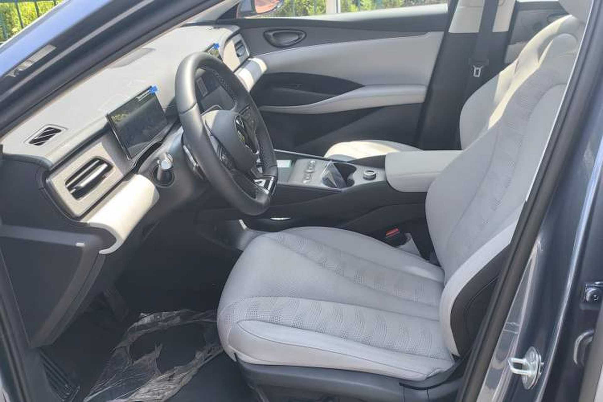Used CHANGAN UNI-V iDD 2024 Blue Whale Smart Electric iDD 136km Luxury Model Exterior 5