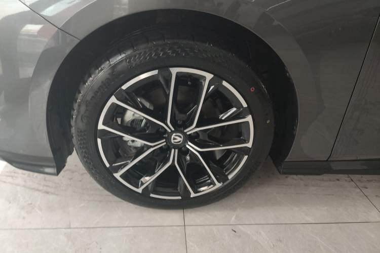 Used CHANGAN UNI-V iDD 2024 Blue Whale Smart Electric iDD 136km ZhiKu Model Exterior 7