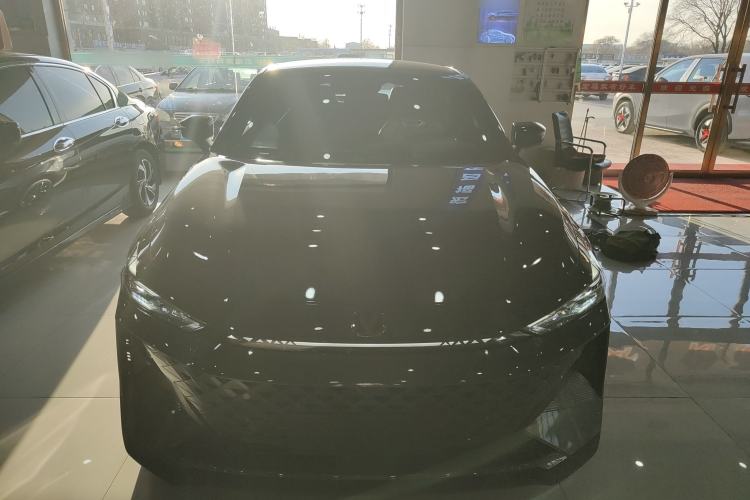 Used CHANGAN UNI-V iDD 2024 Blue Whale Smart Electric iDD 136km Luxury Model Front