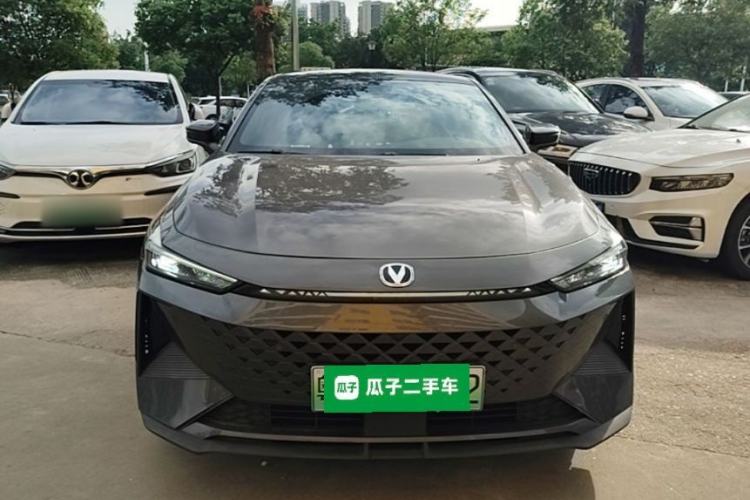 Used CHANGAN UNI-V iDD 2024 Blue Whale Smart Electric iDD 136km Luxury Model Front