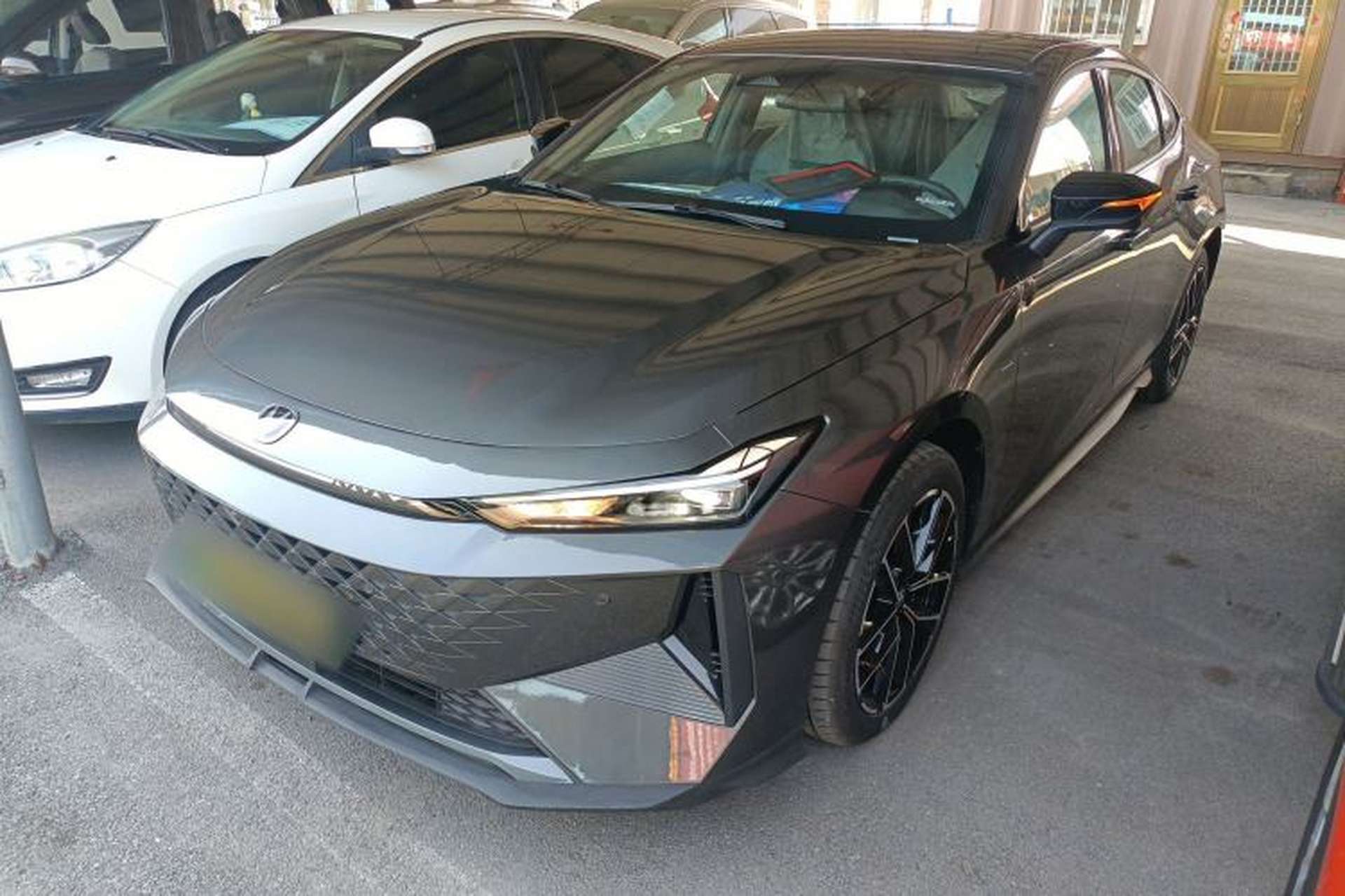 Used CHANGAN UNI-V iDD 2024 Blue Whale Smart Electric iDD 136km ZhiKu Model Front Left 45 Deg