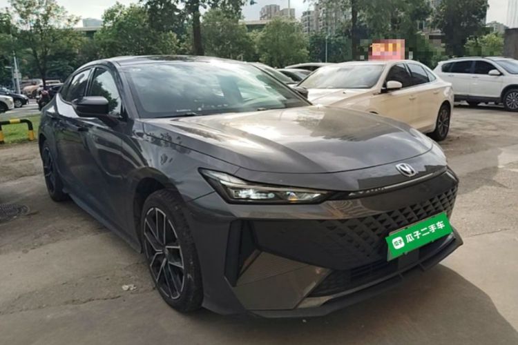 Used CHANGAN UNI-V iDD 2024 Blue Whale Smart Electric iDD 136km Luxury Model Front Right 45 Deg