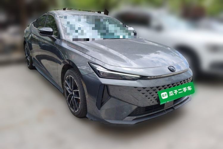 Used CHANGAN UNI-V iDD 2024 Blue Whale Smart Electric iDD 136km ZhiKu Model Front Right 45 Deg