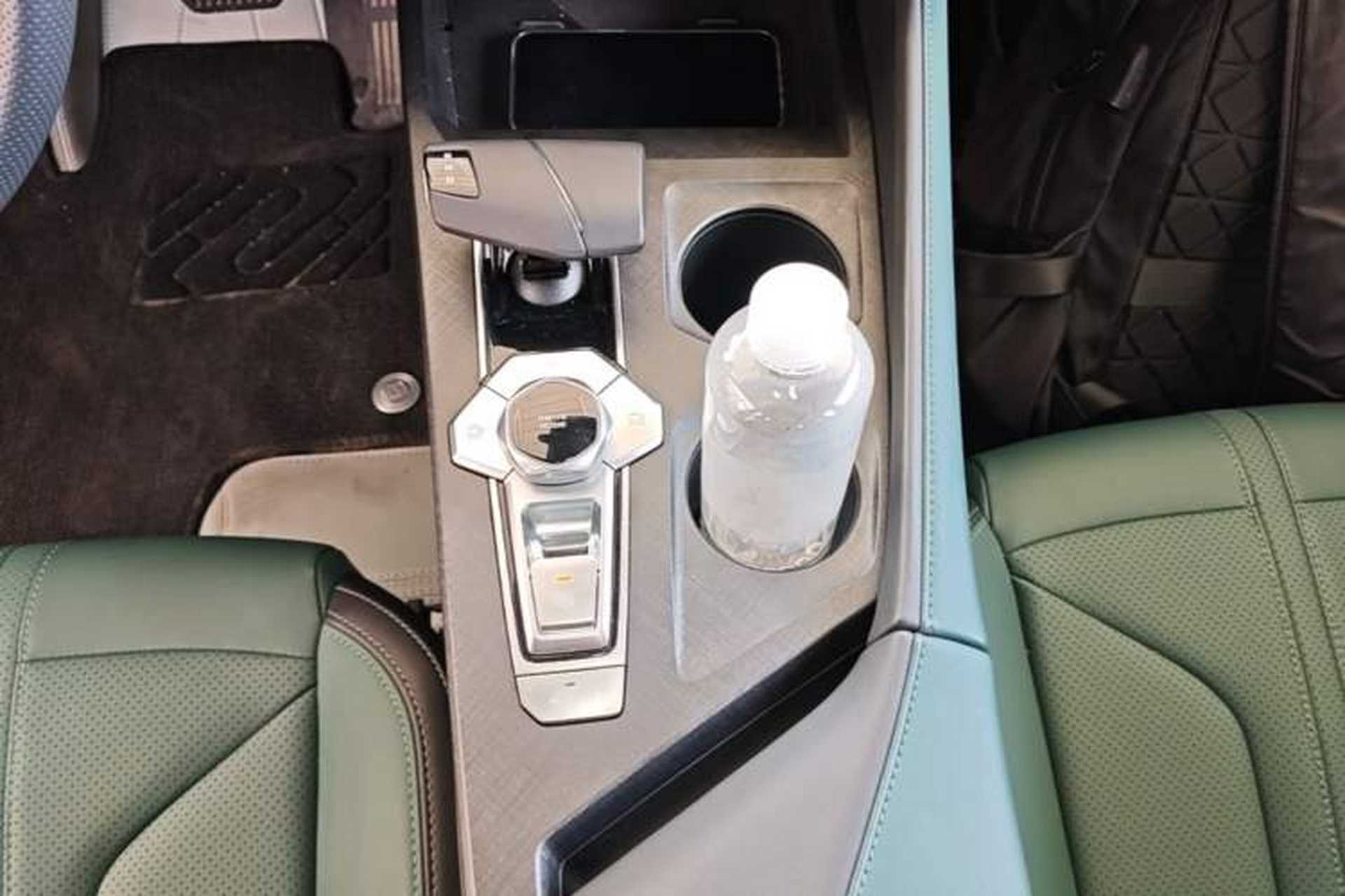 Used CHANGAN UNI-V iDD 2024 Blue Whale Smart Electric iDD 136km Luxury Model Gear Lever