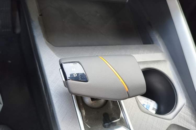 Used CHANGAN UNI-V iDD 2024 Blue Whale Smart Electric iDD 136km ZhiKu Model Gear Lever