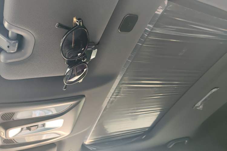 Used CHANGAN UNI-V iDD 2024 Blue Whale Smart Electric iDD 136km ZhiKu Model Headliner