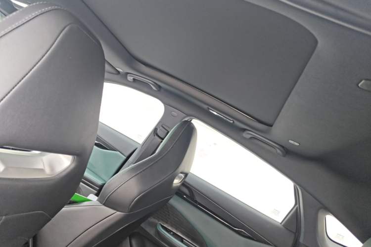 Used CHANGAN UNI-V iDD 2024 Blue Whale Smart Electric iDD 136km Luxury Model Headliner