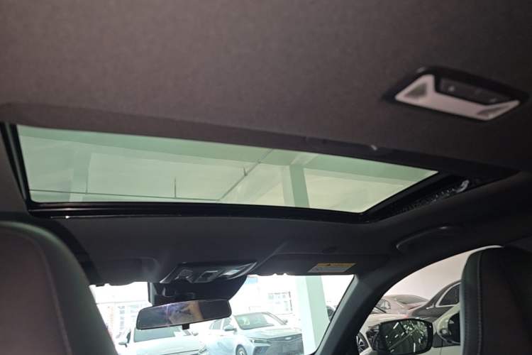 Used CHANGAN UNI-V iDD 2024 Blue Whale Smart Electric iDD 136km ZhiKu Model Headliner