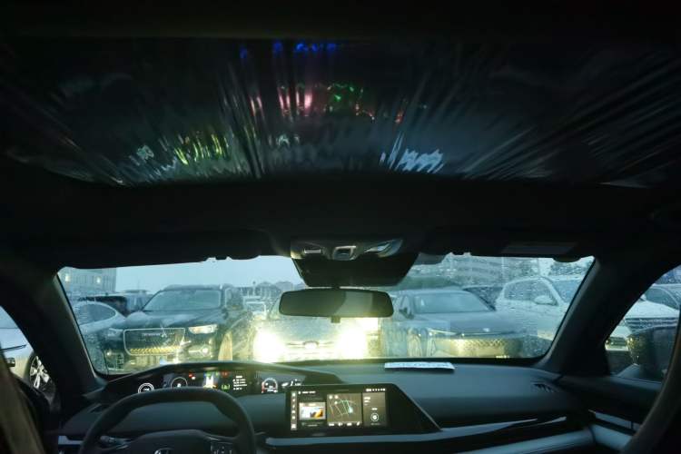 Used CHANGAN UNI-V iDD 2024 Blue Whale Smart Electric iDD 136km ZhiKu Model Headliner
