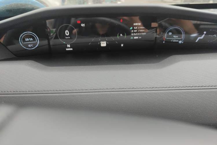 Used CHANGAN UNI-V iDD 2024 Blue Whale Smart Electric iDD 136km ZhiKu Model Instrument Cluster