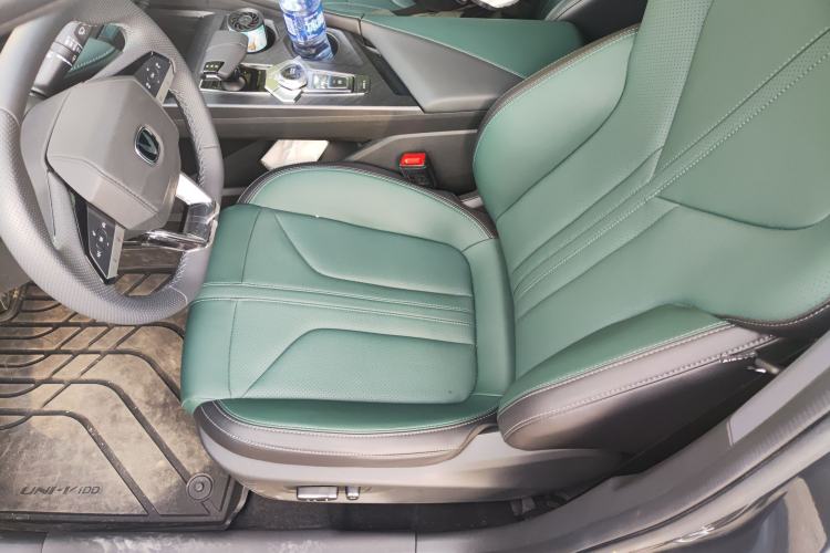 Used CHANGAN UNI-V iDD 2024 Blue Whale Smart Electric iDD 136km ZhiKu Model Interior 2