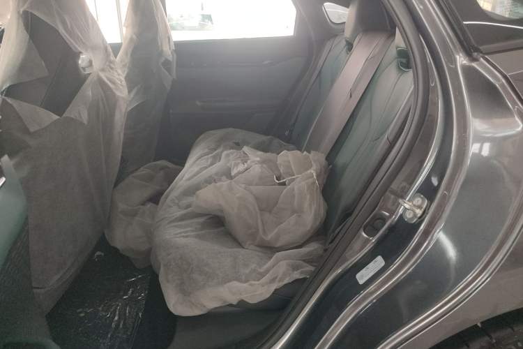 Used CHANGAN UNI-V iDD 2024 Blue Whale Smart Electric iDD 136km ZhiKu Model Interior 4