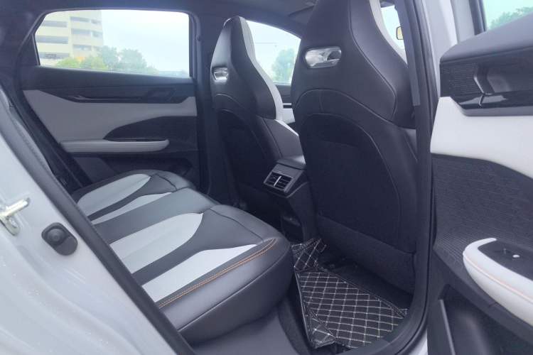 Used CHANGAN UNI-V iDD 2024 Blue Whale Smart Electric iDD 136km ZhiKu Model Interior 5