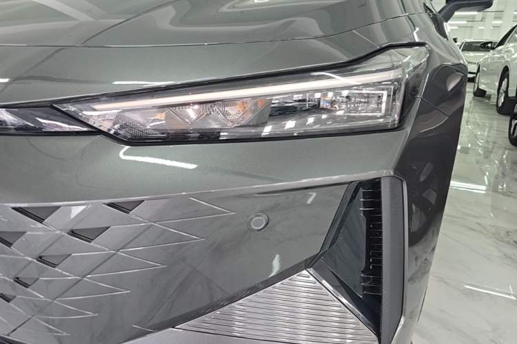 Used CHANGAN UNI-V iDD 2024 Blue Whale Smart Electric iDD 136km ZhiKu Model Left Front Headlight