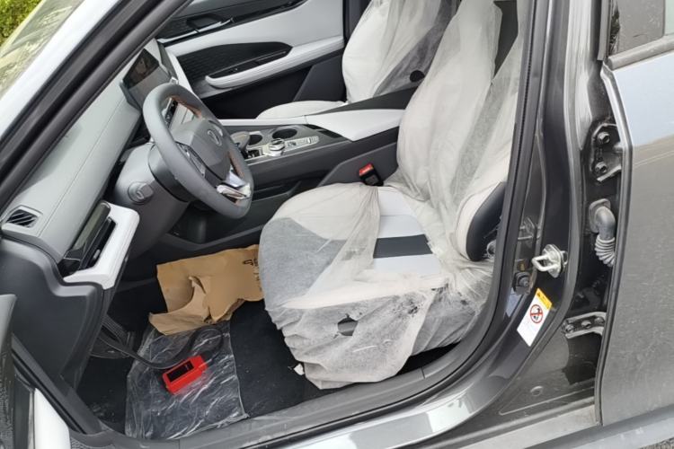 Used CHANGAN UNI-V iDD 2024 Blue Whale Smart Electric iDD 136km ZhiKu Model Left Front Seat
