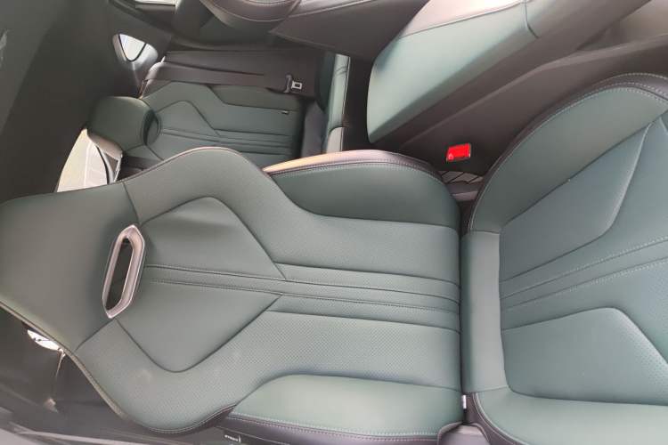 Used CHANGAN UNI-V iDD 2024 Blue Whale Smart Electric iDD 136km ZhiKu Model Left Front Seat