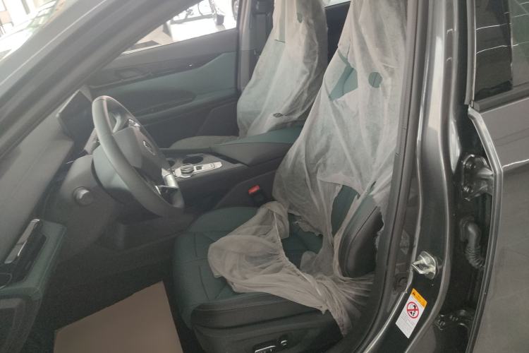 Used CHANGAN UNI-V iDD 2024 Blue Whale Smart Electric iDD 136km ZhiKu Model Left Front Seat