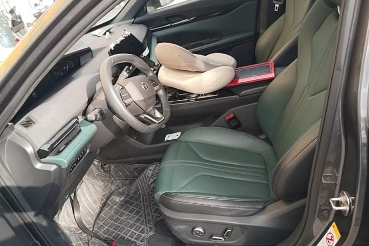 Used CHANGAN UNI-V iDD 2024 Blue Whale Smart Electric iDD 136km Luxury Model Left Front Seat