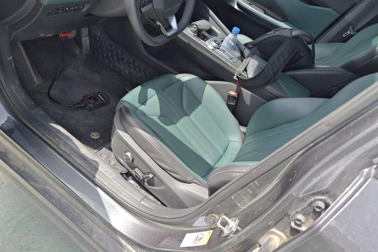 Used CHANGAN UNI-V iDD 2024 Blue Whale Smart Electric iDD 136km Luxury Model Left Front Seat
