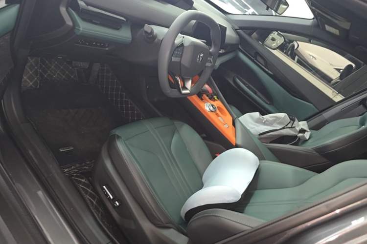 Used CHANGAN UNI-V iDD 2024 Blue Whale Smart Electric iDD 136km ZhiKu Model Left Front Seat