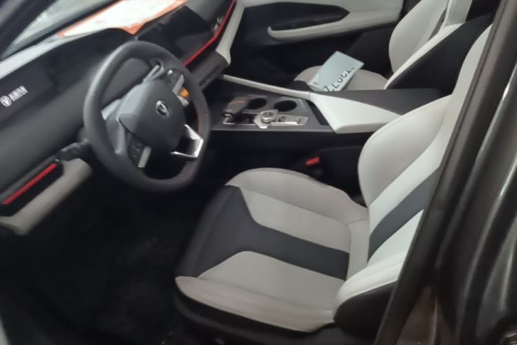 Used CHANGAN UNI-V iDD 2024 Blue Whale Smart Electric iDD 136km Luxury Model Left Front Seat